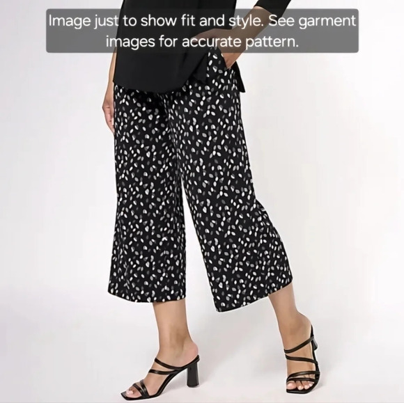 SUSAN GRAVER Liquid Knit Wide Leg Culotte Capri Pull On Pants w/ Pockets, M - Picture 2 of 13